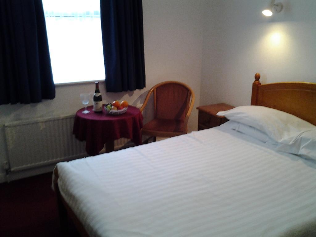 Abingdon Guest Lodge Ryde  Room photo